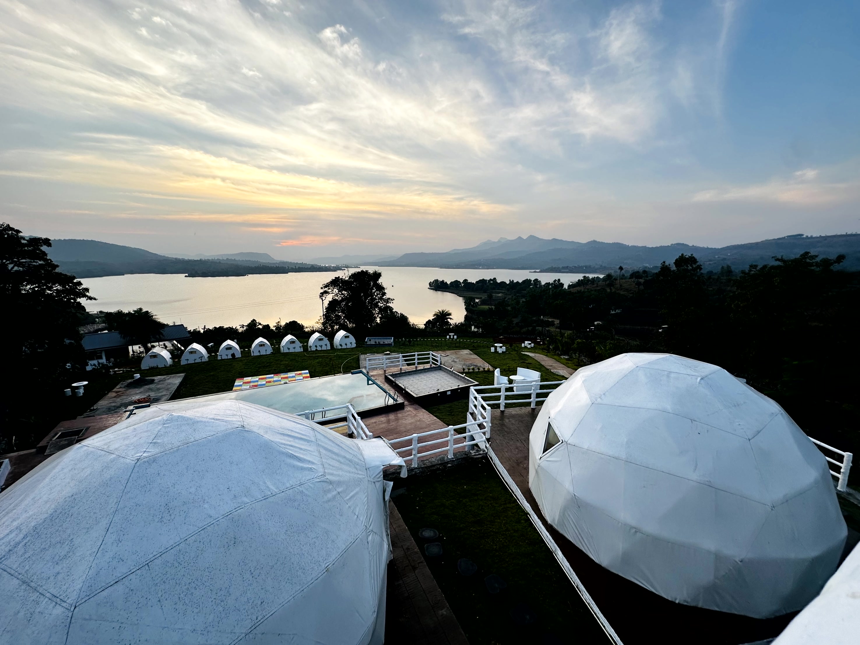 Luxury Bubble Dome at Lemon Leaf Resort